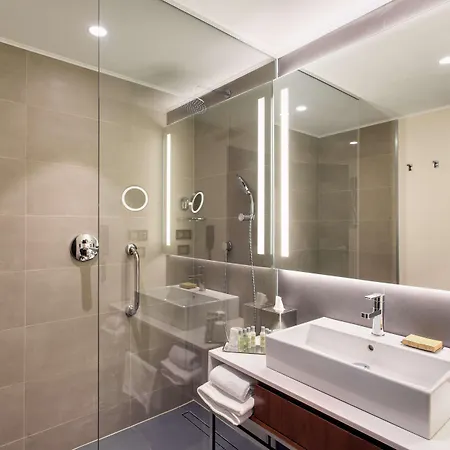 Plaza Hotel 5*